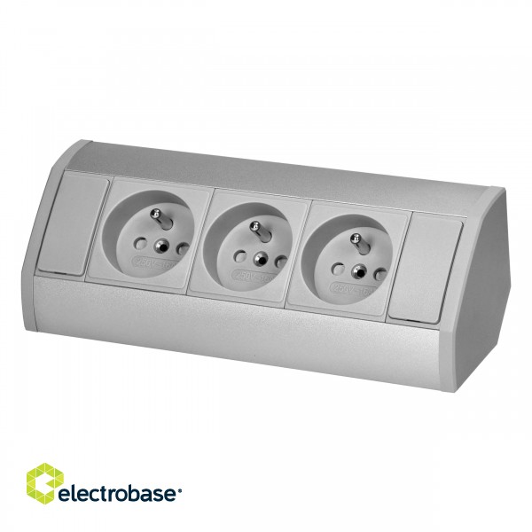 Elektromateriāli // Mēbeļu elektriskie slēdži un rozetes, USB rozetes // Gniazdo meblowe 3x2P+Z, szaro-srebrne