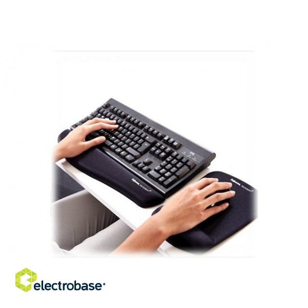 Fellowes | Mouse pad with wrist support PlushTouch | Mouse pad with wrist pillow | 238 x 184 x 25.4 mm | Black image 3