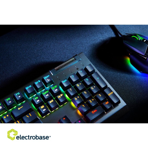 Razer | BlackWidow V4 X | RGB | Gaming keyboard | Wired | RU | Black | Yellow Switch image 3