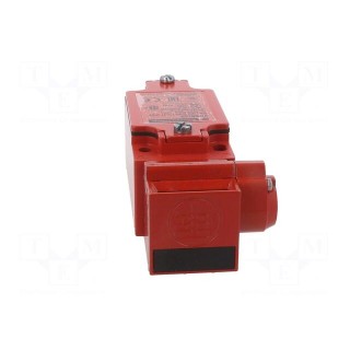 Safety switch: key operated | XCSB | NC x2 + NO | IP67 | metal | red