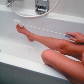 Toe cleaning device