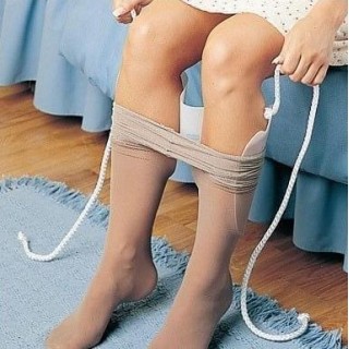 Stockings and tights fitting device