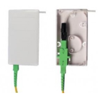 Wall outlet 3 ports, each port for 1 cable and 1 SC simplex adaptor/1 LC duplex adapter